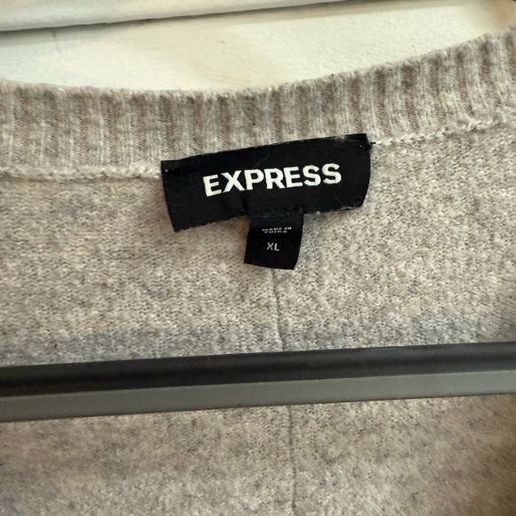 Express sweater - Picture 3 of 3